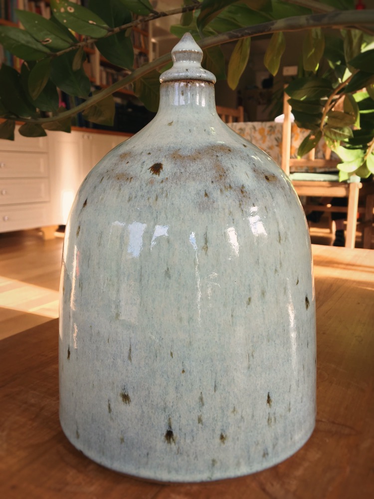 Custom-made ceramic urns